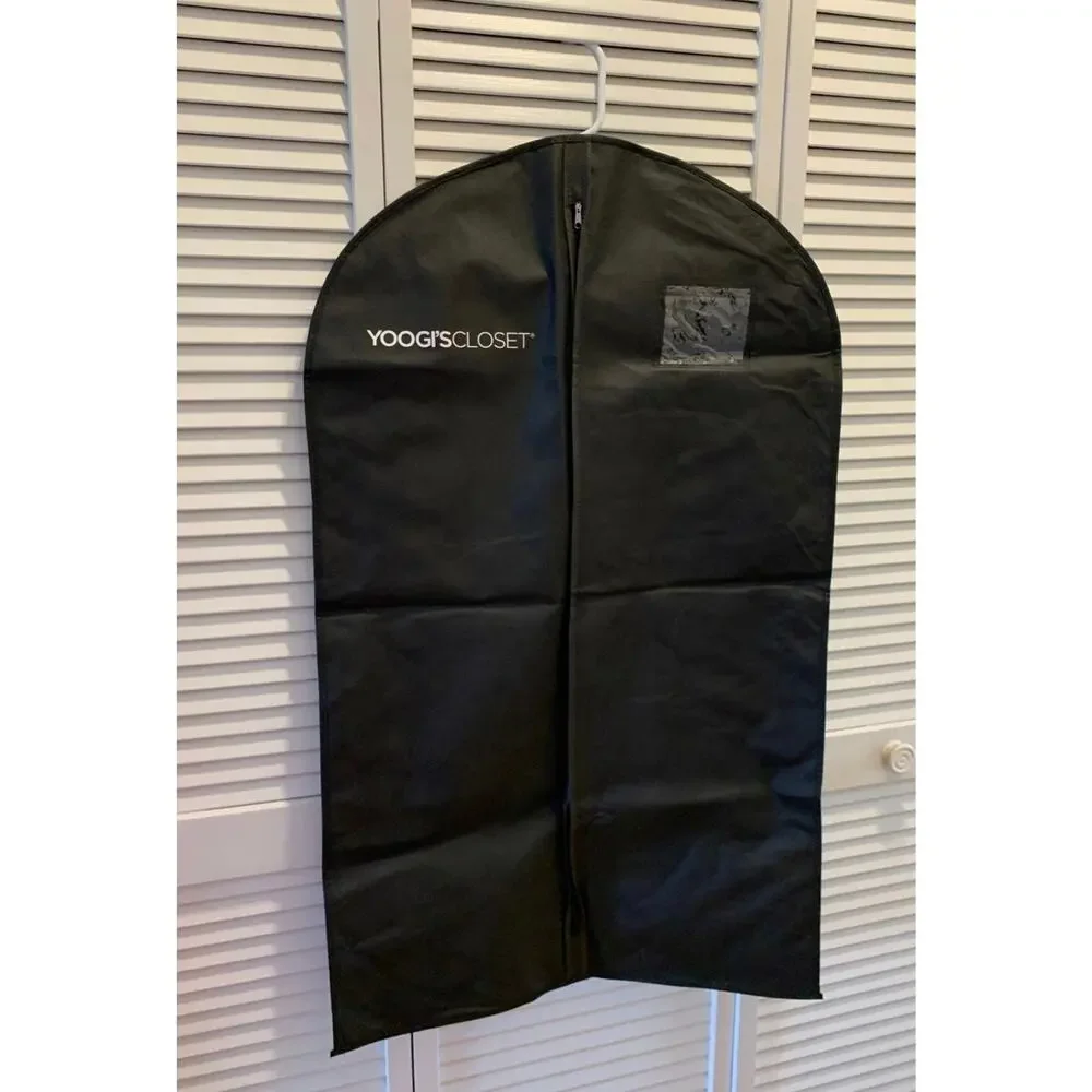 Yogi’s‎ closet Garment Bag